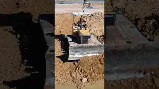KUMATSU D37P Dozer​ Толкаем камни на Земле #шорты 2077