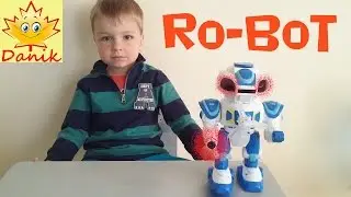 Видео про робота Fun video for kids Play witn toy Robot