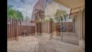 Beautiful spacious townhome in desirable Lakes at Boca Rio