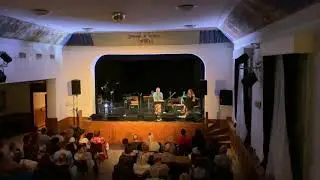 Světlo na m&eacute; cestě (Jiř&iacute; Břez&iacute;k & Veronika Savincov&aacute;)