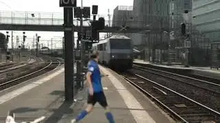 Chiellini Saka Foul meme😂