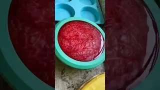 Let&rsquo;s pour a mermaid wax melt cake 😍 #satisfying #wax #mermaid #shorts