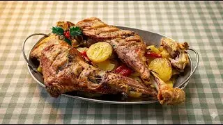 PALETILLA DE CABRITO AL HORNO Y PATATAS PANADERA EN SARTÉN