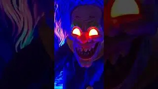 SPIRIT HALLOWEEN HAUNTED HOUSE PROPS 2