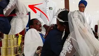 See what happened at this Nigerian village wedding! 😳😱