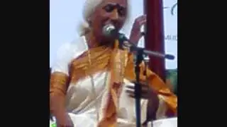 Dr. Prabha Atre Away some (live) - Kajari ghir ke aayee.wmv