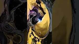 Deep space ❤️ open cup pour🥰 #abstract #haappyflow #pourpainting #cuppour #pouringacrylics #gold