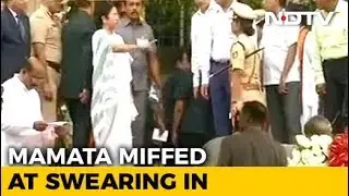 Caught On Camera: At Kumaraswamy Oath, Why Mamata Banerjee Was Unhappy