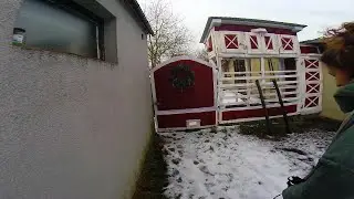 Dzień z życia rolnika S05E01 - awaria drzwi od kurnika, kura uwięziona na zagrodzie, praca w święto.