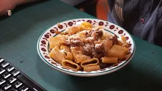 IN CUCINA CON MARTIN SAL : PASTA SALSICCIA BIRRA NOCI