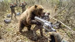 This Legendary Weapon Unleashed Pure FURY on 1000 Pound Grizzly Bear!