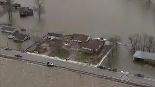 Illinois flooding puts 14,000 acres under water