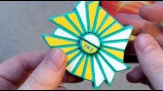 Распаковка фирменных наклеек и кубиков Chewies: коврик для кубиков Maru и распечатанная на 3D-принтере дискета CME Super Sq-4