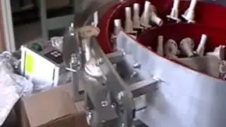 Unite Automation - Parts feeder handling large plastic moulding