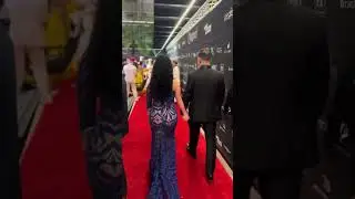 La del vestido azul! 💙 #carolinasandoval #carolg #vestidoazul #alfombraroja #miami