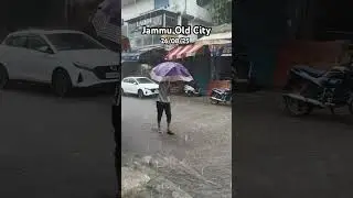 Heavy rainfall in Jammu old city #jammuandkashmir #jammu #heavyrainfall #floods