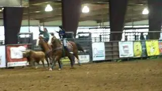 santiago delacruz roping at circle t arena on duke