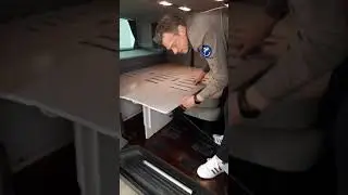 Vw T5 Caravelle met Buildify campingbox van Hornbach.
