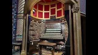 Improvisation on Two Nintendo Themes on the World's LARGEST Pipe Organ