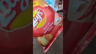 Lays chips😋| #viral #tamato #virlshorts #subscribe💕#street #snacks #5rs #indian #Foodgirlyt #shorts💕