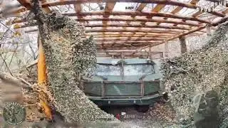 20251106 1608 Drones rusos atacan artiller&iacute;a autopropulsada ucraniana.
