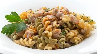 Ensalada de pasta marina con berberechos y verduras
