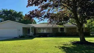2823 Old Orchard Road, Fort Wayne, IN Presented by Beth Goldsmith.