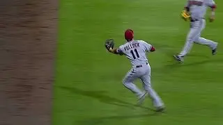 ARI@COL: Pollock turns a running catch into two outs