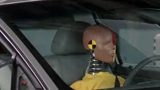 IIHS Side impact crasht test : Demonstrating the benefits of side airbags