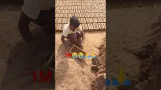 #itna Chhota #Garib baccha 😭😭 #Ka support kijiyebhai #video #Shortsfeed #trending #Garibka #Shorts😭😭