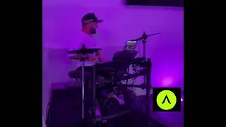 Alaba Elevetion Worship y Bienvenido Espíritu Santo Miel San Marcos drum cam en la Iglesia