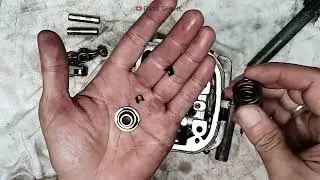 How to Remove Valve Retainer & Fix Seal Leak | Solve Compression & White Smoke #motorcycle #overhaul
