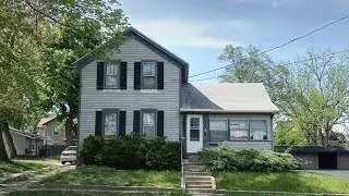Home for sale in $200,000 price range in Elgin, Illinois (early 2023)