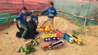 Bhalu Wala Cartoon | Loading Sand with Bear in Dumper Truck, Swaraj Tractor | Toy Pur