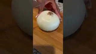 Kitchen Hacks You Need To Know: Onion Dicing 🧅
