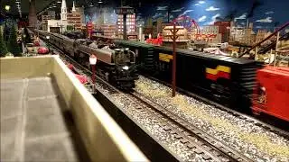 Lionel Legacy Milwaukee Road S3 #265 meets Lionel Vision Line UP Greyhound Challenger #3976 on CFMRR