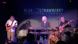 No Mystery solo with Michael Silverman, Rob Silverman & Larry Kornfield.
