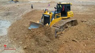 This's Extreme DOZER Moving Soils Expertise SHANTUI Hard Pushing Equipment Dump Truck Unloading