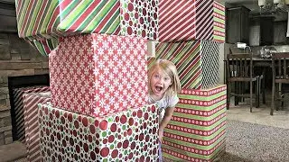 CHRISTMAS PRESENT BOX FORT!