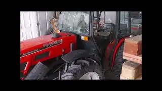 Kitörött az AGT traktor ajtaja. (Mezőgazdasági csatorna)