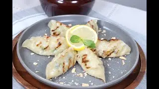 How to Cook Frozen Dumplings (Mandu) - Pan - Fried!
