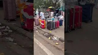 Travelling Bags Saste me 💼✅ #delhi #market #travel #bags #luggage #traveling #tourism #tour #trip
