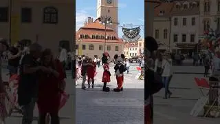 Mickey Mouse and Minnie having a chat in Brașov 🐭 #mickeymouse #mickeyandminnie