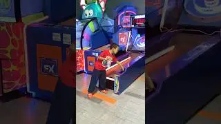 Веселый день Изии в Sky Zone