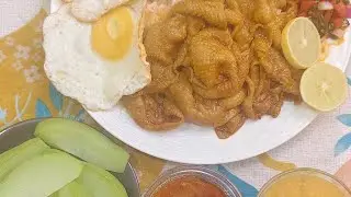 Eating chicken skin curry with half egg fry vs chayote boiled and some fresh salad 😋🥗