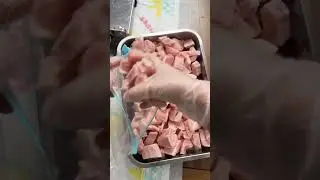 Immerse yourself in cutting meat for the dog#One billion vlog Traffic Support plan#Daily D