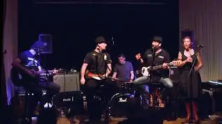 Circle J (unplugged) - Diggers - live @ De Parel Sessies