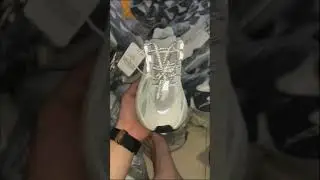 Yeezy 700 static rep 1:1