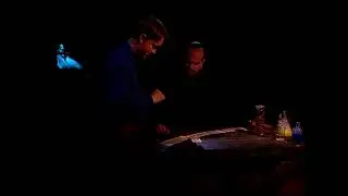 Макс Мейвен - Эпизод 16, Волшебный 1995 год