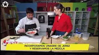 Ensalada de tomate y cebolleta con sardinas ahumadas